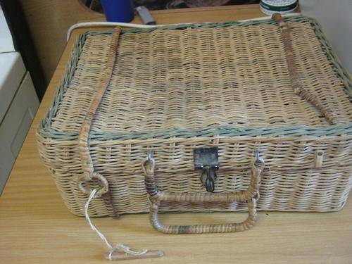 VINTAGE SEWING BASKET