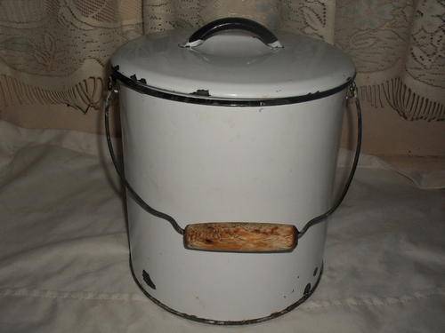 COLLECTIBLE ENAMEL BUCKET 2