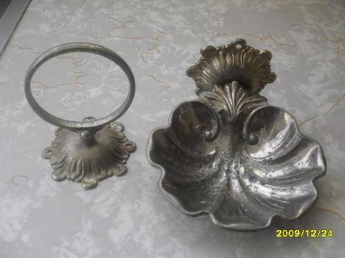 VINTAGE METAL SOAP AND TOWEL HOLDERS