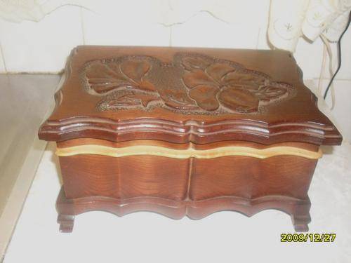 HAND CARVED WOODEN JEWELERY BOX WITH PADDED INTERIOR