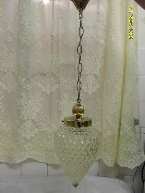 STUNNING CEILING LIGHT