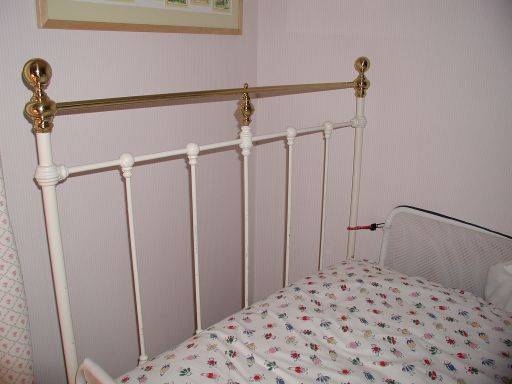 BRASS & CAST IRON SINGLE BED (COMPLETE WITH MATTRESS