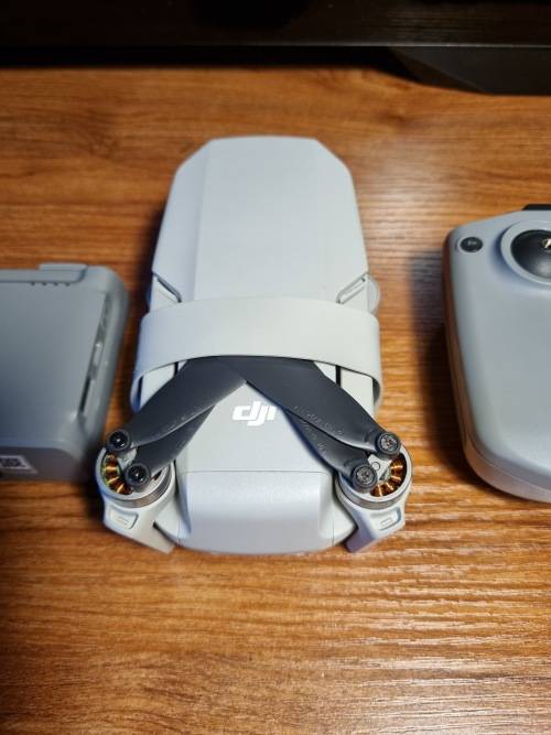 DJI MAVIC MINI 2 FLYMORE COMBO! EXCELLENT CONDITION GREAT PRICE!