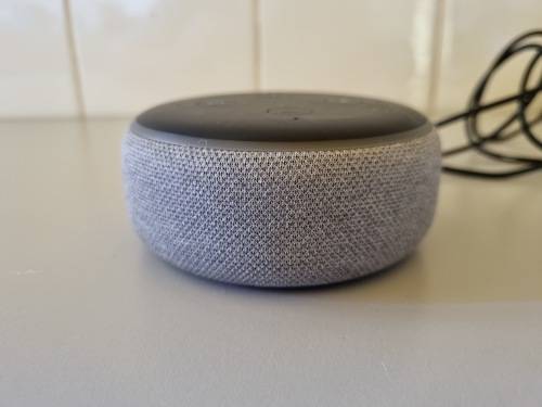 AMAZON ECHO DOT 3RD GEN CHARCOAL! BRAND NEW CONDITION POWER CABLE GOT SNAGGED PLEASE READ!