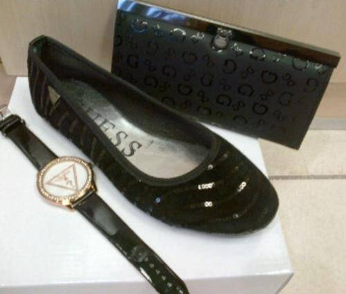 GUESS SET A MUST HAVE !!