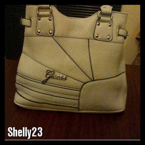 LADIES GUESS LEATHER HANDBAG IN GREY**ONLY ONE AVAIL IN THIS COLOUR**INCLUDING LADIES GUESS WATCH**