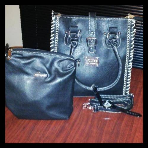 LADIES LEATHER GUESS HANDBAG SET**In Stock**