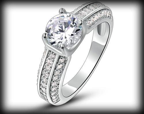 18kt White Gold Topaz Gemstone Ladies Ring**In Stock**