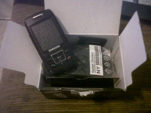 ***SAMSUNG E250*** HARDLY USED!! BRAND NEW!!