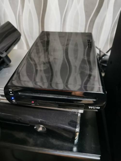 Nintendo Wii U Console - with 3 games - Super Mario Bros, Zombi, FIFA 13 - excellent condition