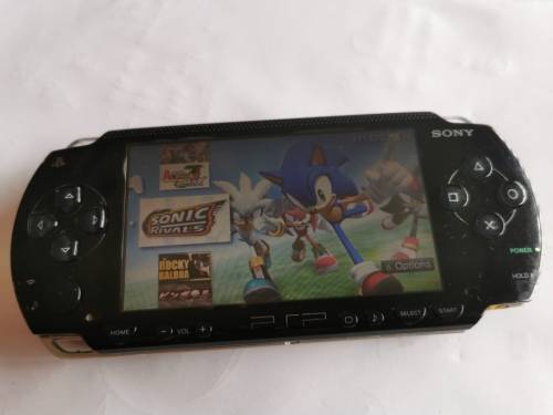 PSP 1000 - Good condition with 32gb memory pro duo and games (a14)