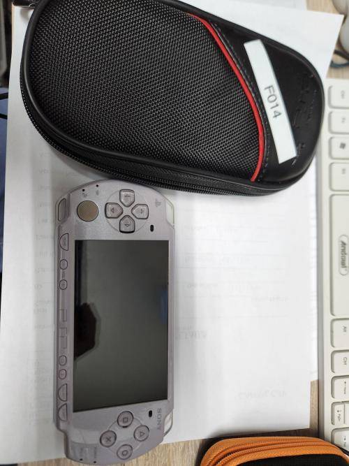 PSP 2000 - Lilac - 4gb card