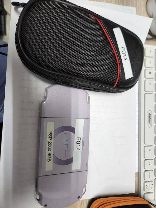 PSP 2000 - Lilac - 4gb card