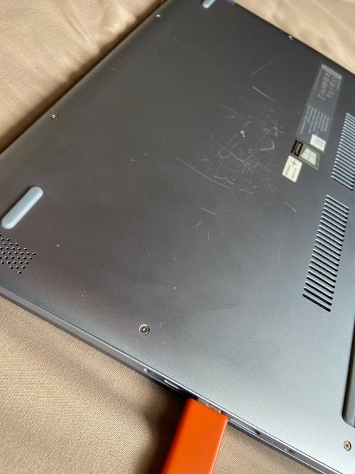 TOUCH SCREEN LENOVO YOGA 530*14`*CORE i5-8250U*1.60 GHZ*4 GB RAM*256 GB SSD* WINDOWS 10 64-BIT OS