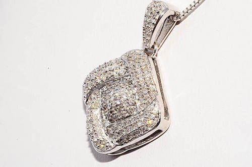 ***R24 560*** 1CT NATURAL DIAMOND CLUSTER NECKLACE WONDERFUL!!