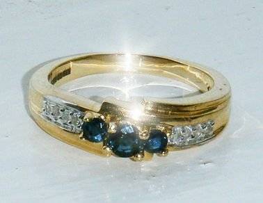 ***R15 600***UK HALLMARKED 9CT YELLOW GOLD SAPPHIRE & DIAMOND RING SIZE L