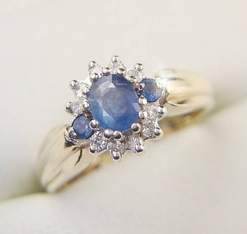 BLUE SAPPHIRE AND DIAMOND RING 9CT GOLD