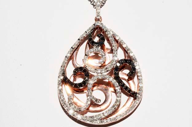 ***IN STOCK!!!***$1,500 .70CT BLACK & WHITE DIAMOND SWIRL CLUSTER NECKLACE WOW MUST BUY!!