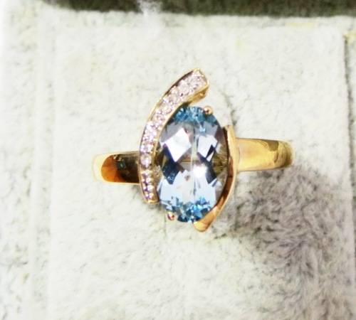 ***IN STOCK***GORGEOUS TOPAZ AND DIAMOND SOLID 14 CT GOLD DRESS RING