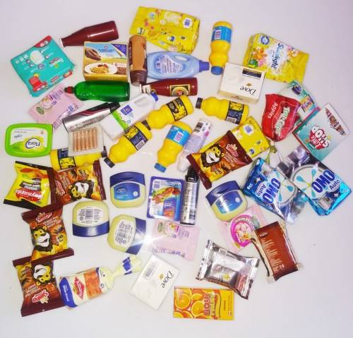 Random items for a 1/6 scale Barbie size dollhouse