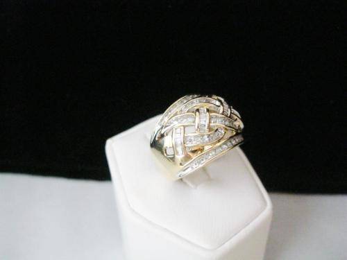 **IN STOCK!!** REAL STONES!!** 10K YELLOW GOLD 1.0 CT. BAGUETTE & ROUND DIAMOND WIDE BAND CHANNEL