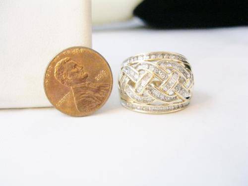 **IN STOCK!!** REAL STONES!!** 10K YELLOW GOLD 1.0 CT. BAGUETTE & ROUND DIAMOND WIDE BAND CHANNEL