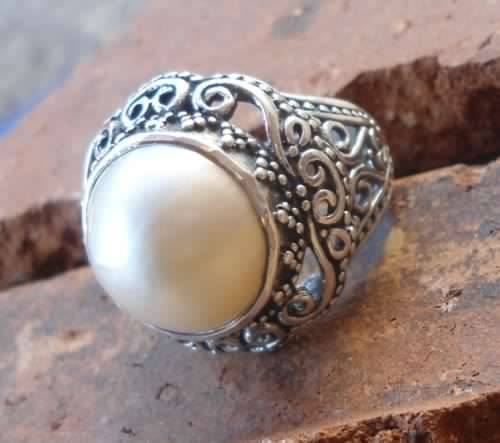 ***IN STOCK!!*** 925 Sterling Silver Balinese Handcrafted Ring White Mabe Pearl Size 8