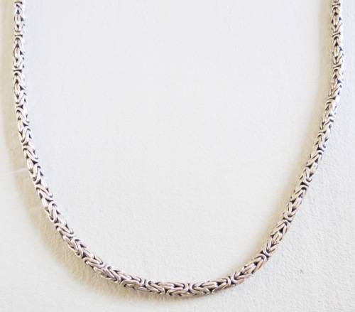 **IN STOCK!!**BEAUTIFUL AND HEAVY SOLID STERLING SILVER 925 FROM BALI NECKLACE