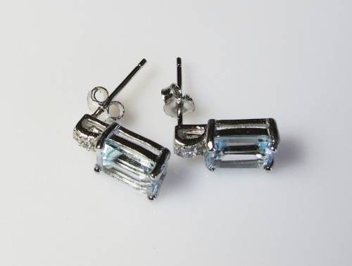 ***IN STOCK!!*** REAL TOPAZ AND STERLING SILVER EARRINGS