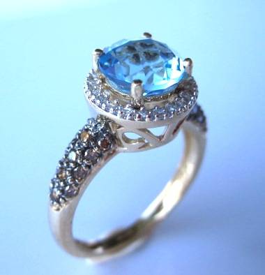 ***R18 650*** SUPERB 9CT GOLD TOPAZ & .50 DIAMOND RING