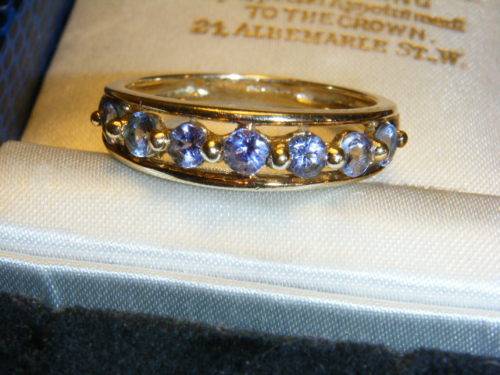 SUPERB 9CT GOLD TANZANITE ETERNITY RING SIZE 7