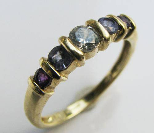 SUPERB 9CT GOLD MULTISTONE RING SIZE 8