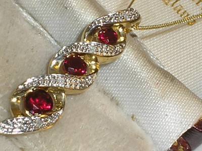 ***R11 000*** 9ct gold real ruby & diamond pendant & 18" chain
