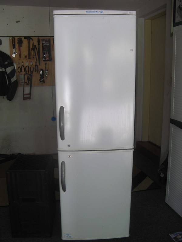 Large Kelvinator fridge and freezer combo