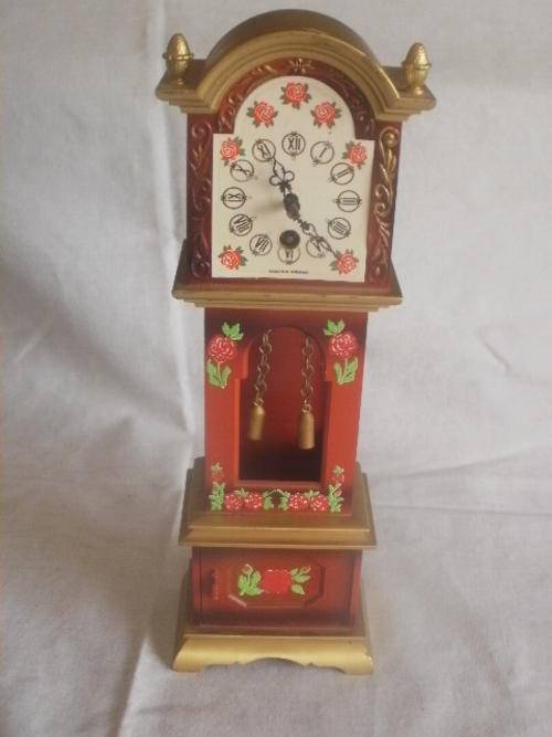 MINIATURE GRAND FATHERS CLOCK. KEY WIND.