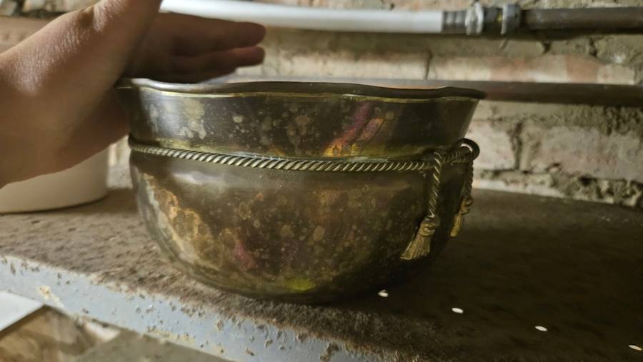 Vintage brass planter