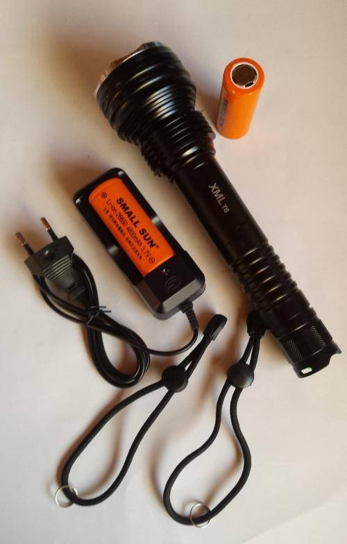 Small Sun - XML T6 LED Flash Light Torch - 1000 Lumen - Adjustable