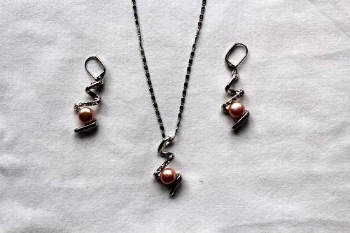 Pink pearl necklace and earring set