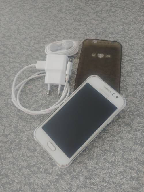 Samsung Galaxy J1 Ace Neo