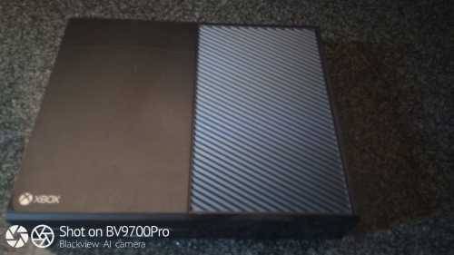 Xbox One Console - Model 1540, Excellent condition, includes 5 games and 2 controllers