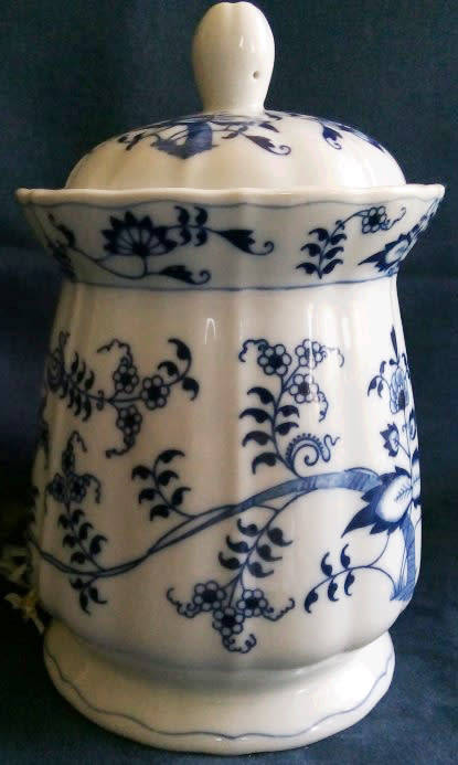 LARGE VINTAGE CANISTER BLUE DANUBE JAPAN, ONION DESIGN, UNDER GLAZE DECORATED PORCELAIN