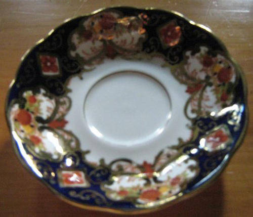 R1.00  ROYAL ALBERT, BONE CHINA, ENGLAND, HIERLOOM DESIGN SAUCER,