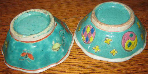 R1.00   TWO SWEET LITTLE HAND PAINTED ORIENTAL SERVING BOWLS, PERFECT CONDITION.