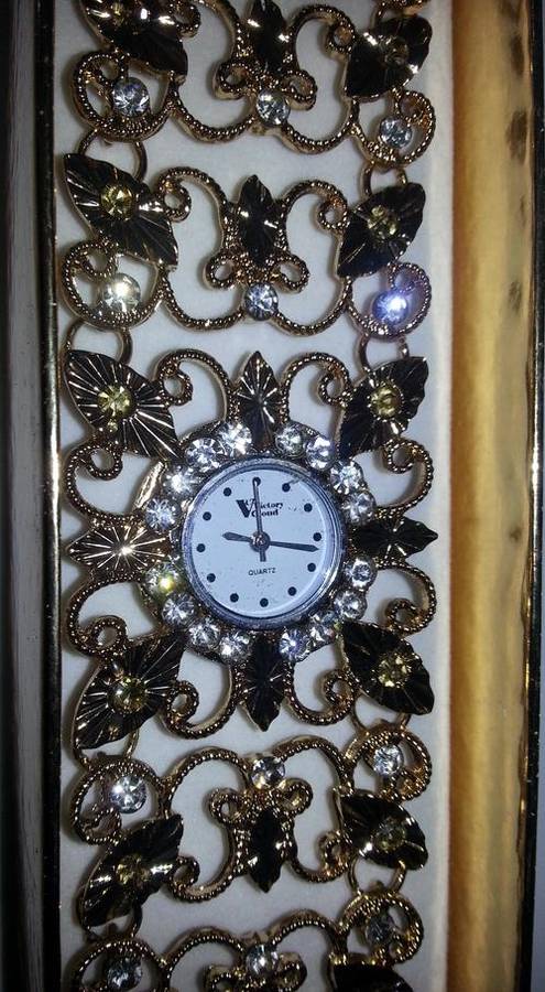 STUNNING BRACELET WATCH