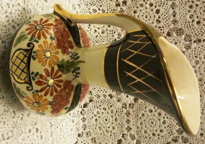 BEAUTIFUL VINTAGE DECANTER/VASE