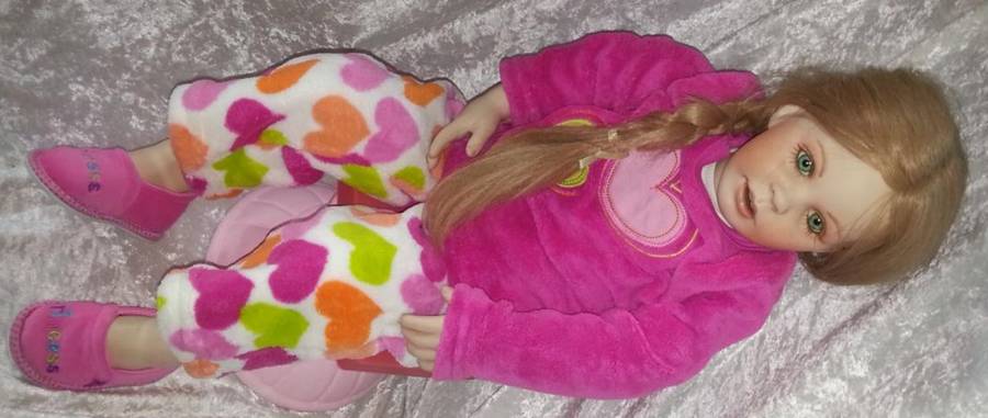 SOOOO CUTE FOR WORDS THIS YOUNG PORCELAIN GIRL