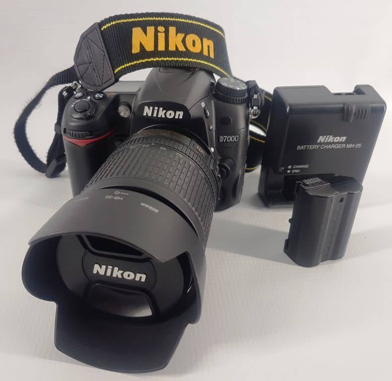 Nikon D7000 Camera Body with AF-S Nikkor 18-105mm 1:3.5-5.6G ED Lens Charger Battery Backpack