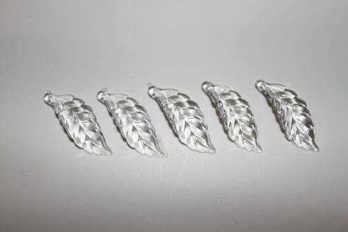 5 X clear acrylic leaves as per picture