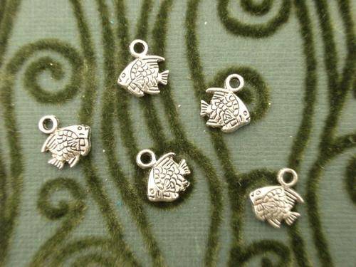 Mini fish charms double sided X 5