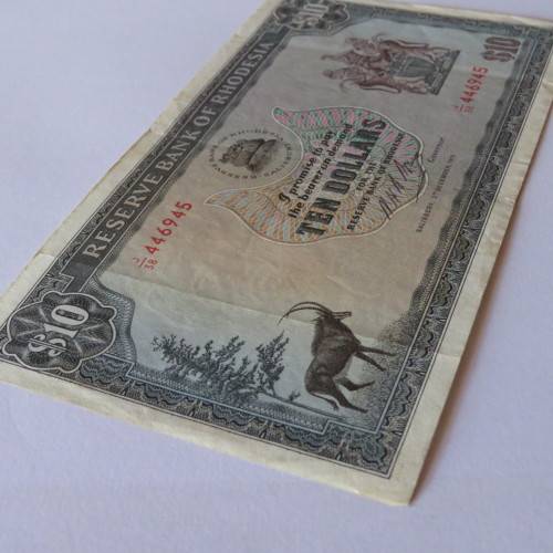 Reserve Bank of Rhodesia Ten Dollars 3 December 1975 - VF